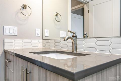 63120 Iner Loop, Bend, OR 97701 photo 17