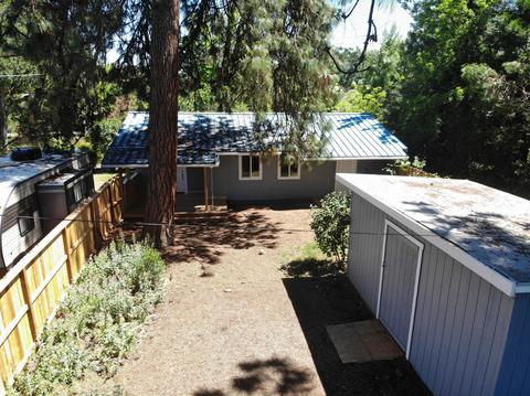 208 S B St, Phoenix, OR 97535 photo 12