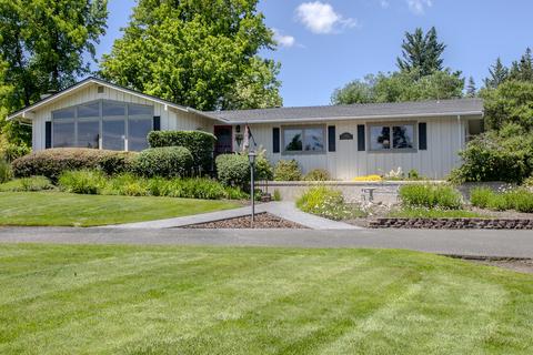 1925 Old Stage Rd, Central Point, OR 97502 photo 4