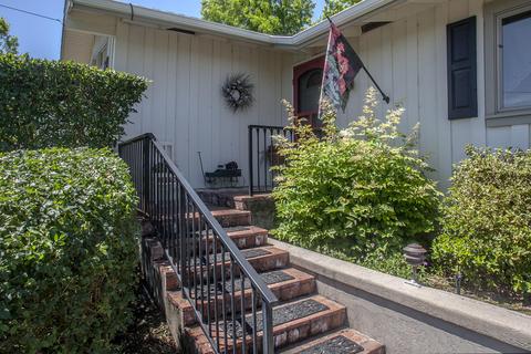 1925 Old Stage Rd, Central Point, OR 97502 photo 5