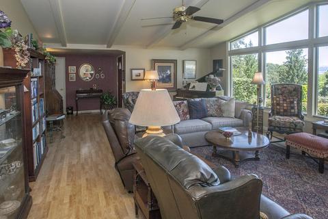 1925 Old Stage Rd, Central Point, OR 97502 photo 8