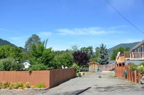 523 Third St, Rogue River, OR 97537 photo 5