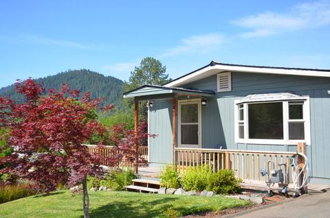 523 Third St, Rogue River, OR 97537 photo 4