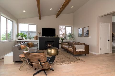 63150 Iner Loop, Bend, OR 97701 photo 5