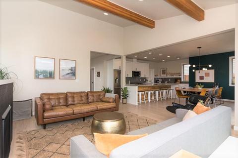 63150 Iner Loop, Bend, OR 97701 photo 4
