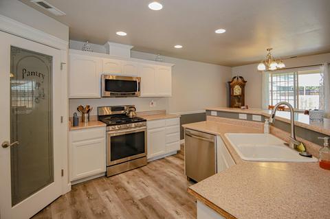 623 Barton Rd, Eagle Point, OR 97524 photo 11