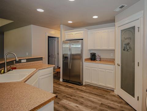 623 Barton Rd, Eagle Point, OR 97524 photo 9