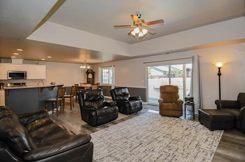 623 Barton Rd, Eagle Point, OR 97524 photo 5