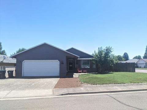599 Daniel St, Central Point, OR 97502 photo 1