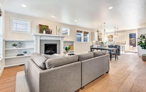 1694 NW Fields St, Bend, OR 97703 photo 4