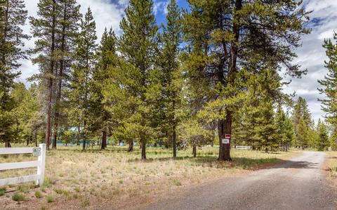 52887 Howard Ln, La Pine, OR 97739 photo 2