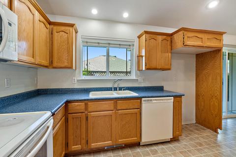 1234 Pheasant Way, Central Point, OR 97502 photo 20