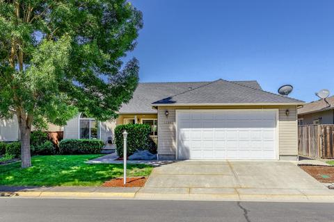 1234 Pheasant Way, Central Point, OR 97502 photo 5
