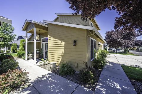 339 Live Oak Loop, Central Point, OR 97502 photo 4
