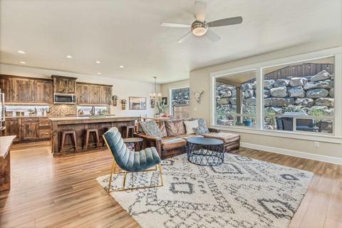 20887 Gateway Dr, Bend, OR 97702 photo 4