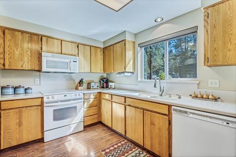 63420 Saddleback Pl, Bend, OR 97703 photo 12