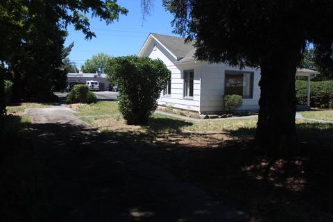 183 Napa St, Eagle Point, OR 97524 photo 4
