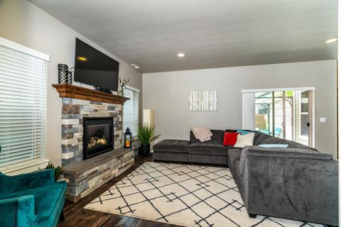21339 Brooklyn Pl, Bend, OR 97701 photo 3