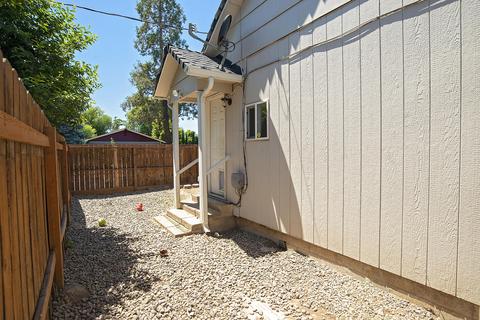 712 Maple St, Central Point, OR 97502 photo 24