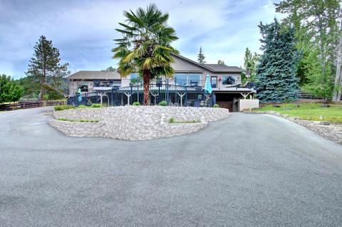 100 Springbrook Dr, Grants Pass, OR 97527 photo 2