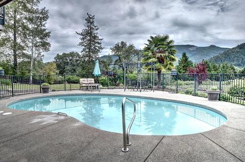 100 Springbrook Dr, Grants Pass, OR 97527 photo 42