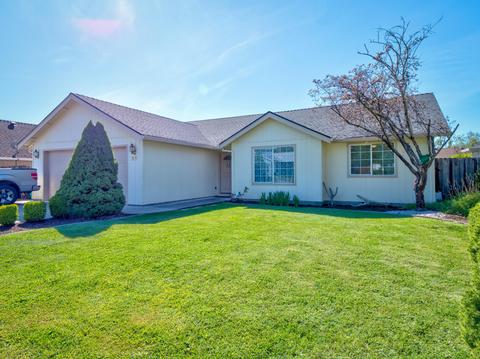 25 Osprey Dr, Eagle Point, OR 97524 photo 2