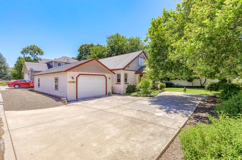204 Maxwell Pl, Central Point, OR 97502 photo 5