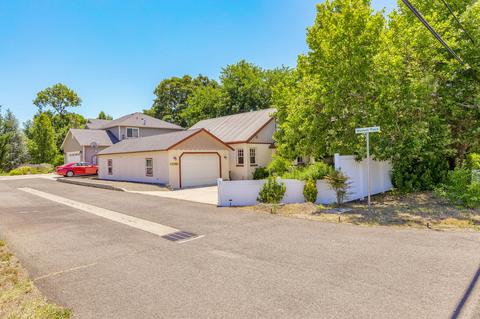 204 Maxwell Pl, Central Point, OR 97502 photo 4