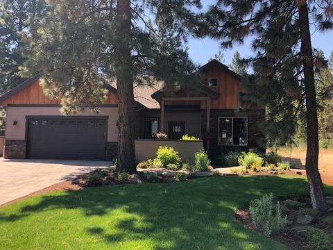 1121 E Timber Pine Dr, Sisters, OR 97759 photo 2