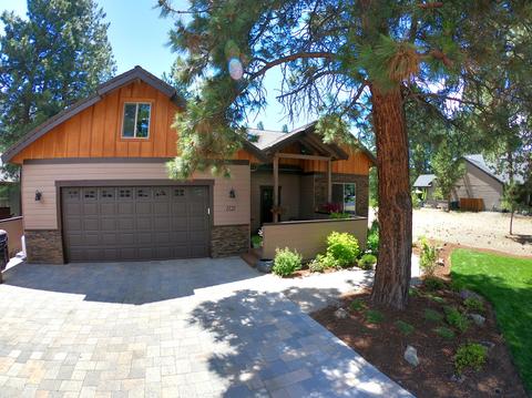 1121 E Timber Pine Dr, Sisters, OR 97759 photo 1