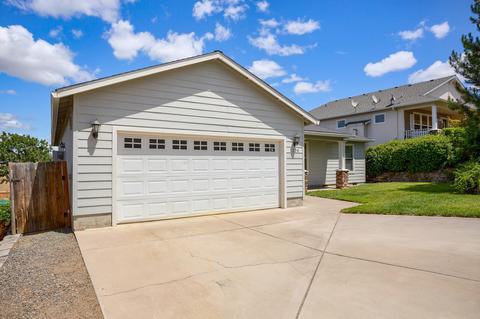 1106 Highlands Dr, Eagle Point, OR 97524 photo 4