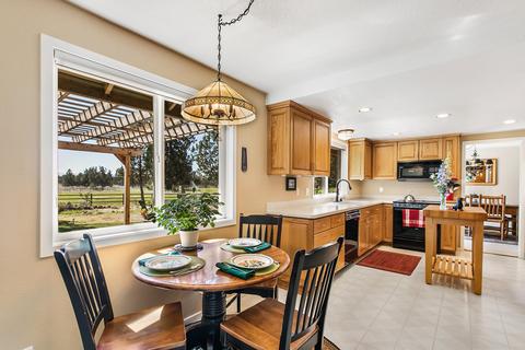 21585 Dale Rd, Bend, OR 97701 photo 4