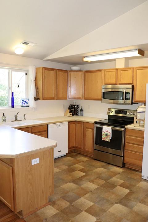 263 SE Amanda Ct, Bend, OR 97702 photo 8