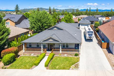 935 Pumpkin Ridge Dr, Eagle Point, OR 97524 photo 7