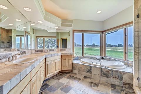 64840 Simon Rd, Bend, OR 97703 photo 13