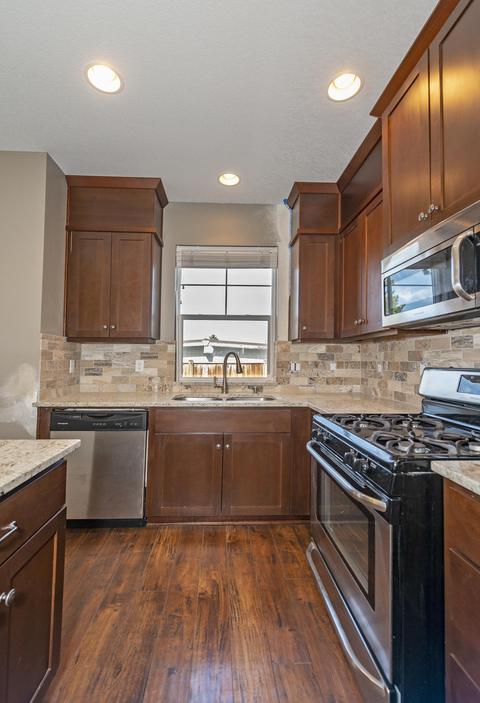 1031 SE Leonel Ln, Bend, OR 97702 photo 4