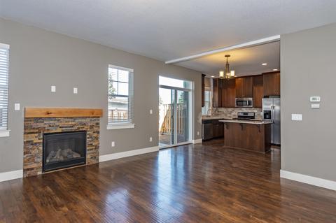 1031 SE Leonel Ln, Bend, OR 97702 photo 2
