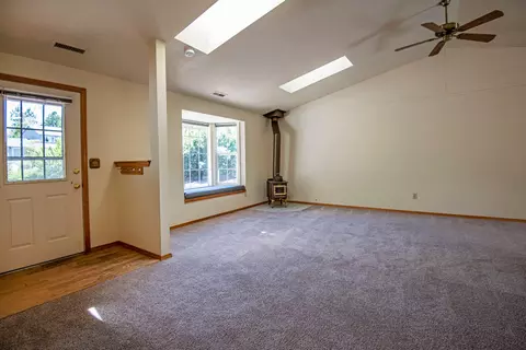 62837 Cephus Ct, Bend, OR 97701 photo 2