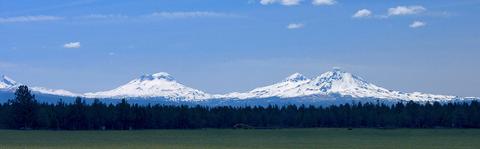 450 E Diamond Peak Ave, Sisters, OR 97759 photo 1