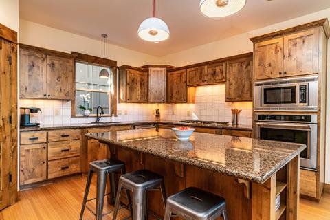 61357 Wild Rapids Dr, Bend, OR 97702 photo 14