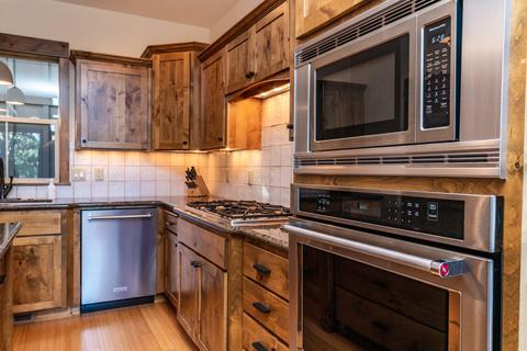 61357 Wild Rapids Dr, Bend, OR 97702 photo 16