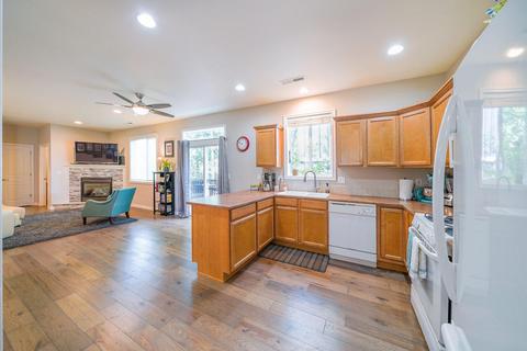 19424 Brookside Way, Bend, OR 97702 photo 5