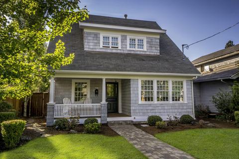 1017 NW Harmon Blvd, Bend, OR 97703 photo 1