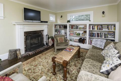 1017 NW Harmon Blvd, Bend, OR 97703 photo 3