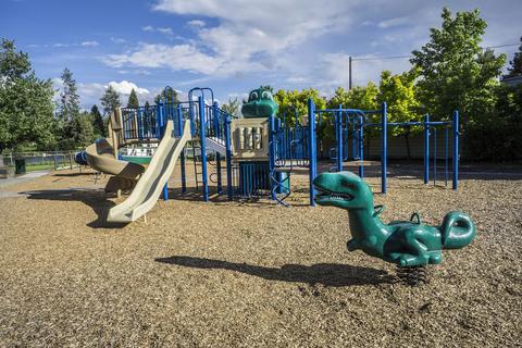1017 NW Harmon Blvd, Bend, OR 97703 photo 17
