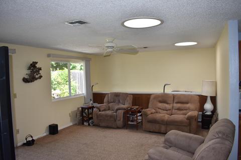 654 Laurel St, Eagle Point, OR 97524 photo 9