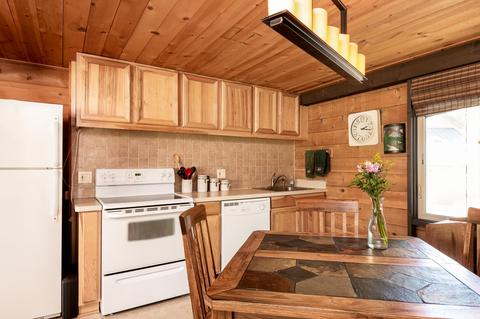 17630 Cluster Cabin Ln, Sunriver, OR 97707 photo 3