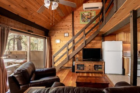 17630 Cluster Cabin Ln, Sunriver, OR 97707 photo 1