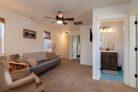 20864 Gateway Dr, Bend, OR 97702 photo 14