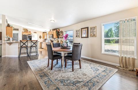 6856 Pinehurst St, Central Point, OR 97502 photo 19